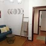 Piso Luminoso, Amplio Y Tranquilo En Casco Viejo