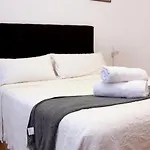 Piso Exclusivo Frente Al Casco Viejo Con Parking Gratis