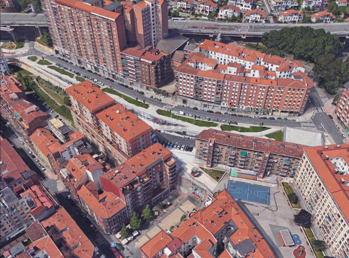 Calida Vivienda Turistica Centrica Junto Al Funicular Y Metro Appartement *