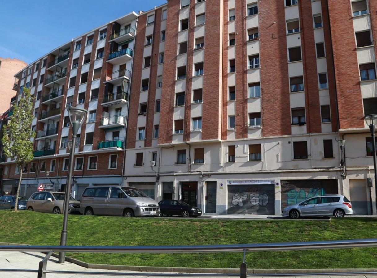 Calida Vivienda Turistica Centrica Junto Al Funicular Y Metro