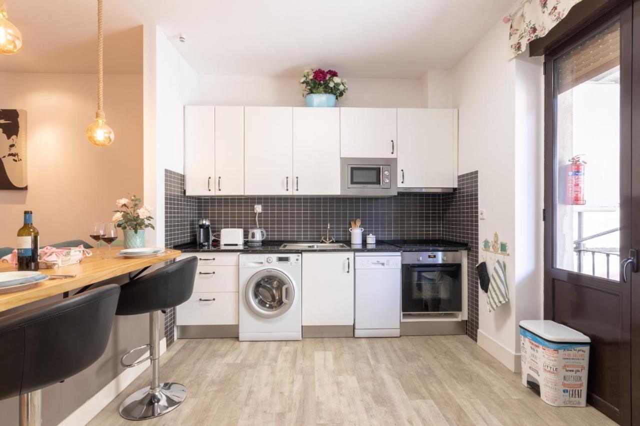 Between Old Town & Guggenheim!! Private Parking Apartment
