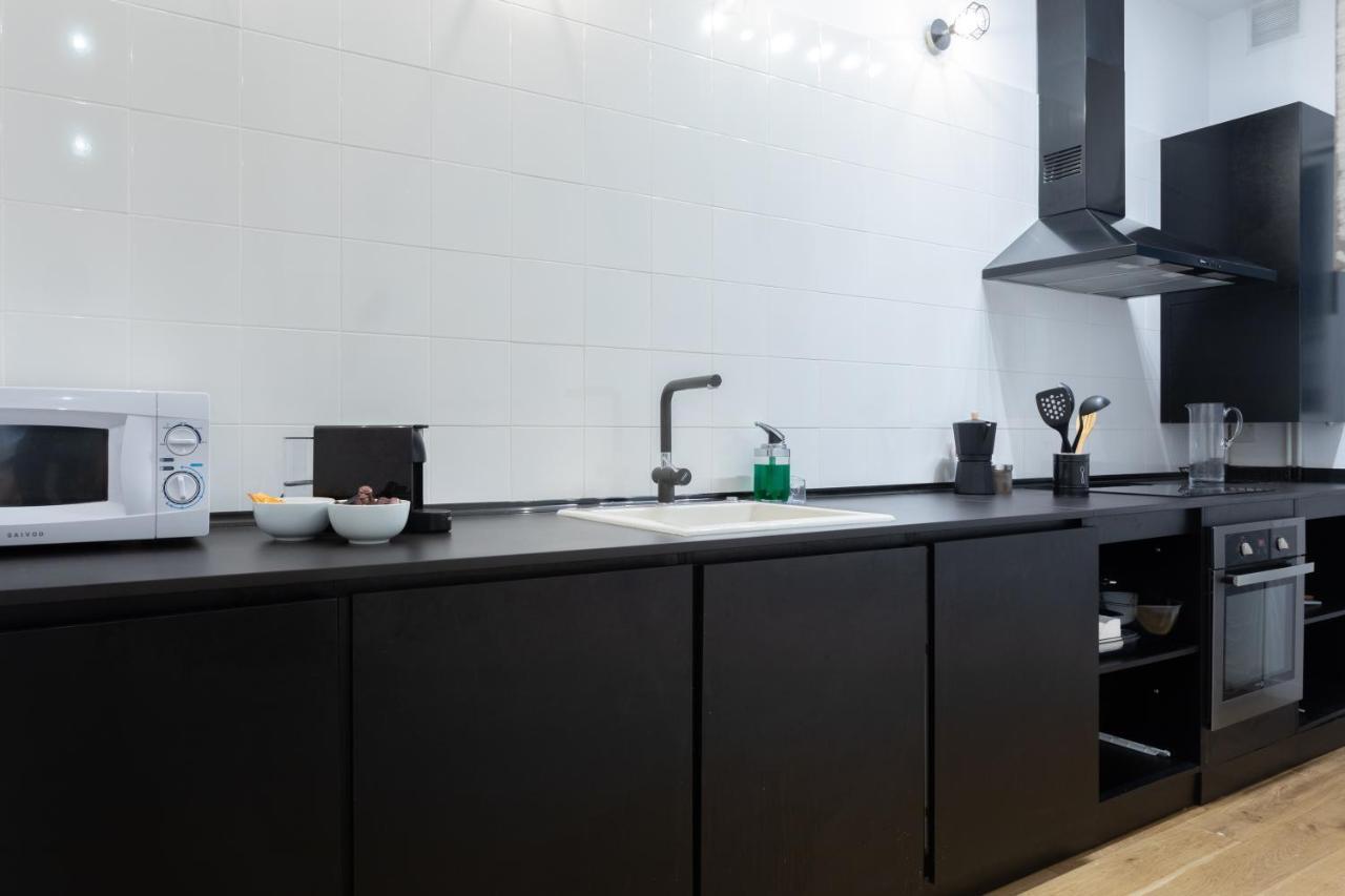 Piso Exclusivo Frente Al Casco Viejo Con Parking Gratis *