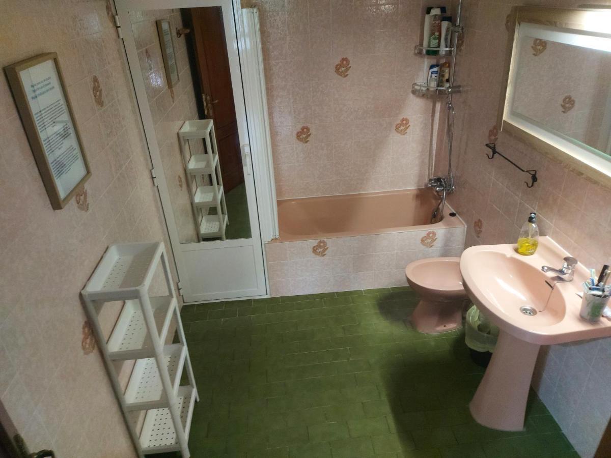 Habitación en casa particular Se Alquilan 3 Privadas Bilbao