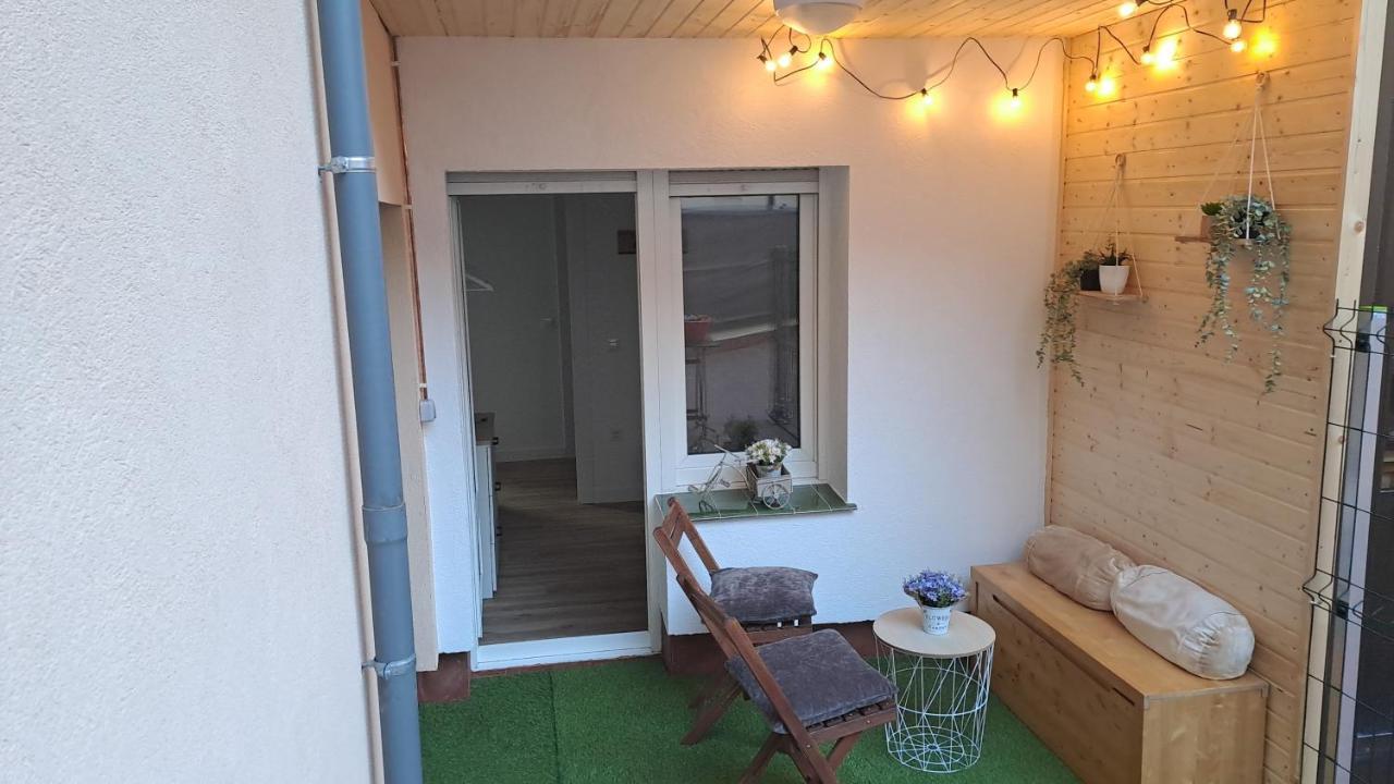 In The Old Town With Cool Terrace!! Private Parking Apartment