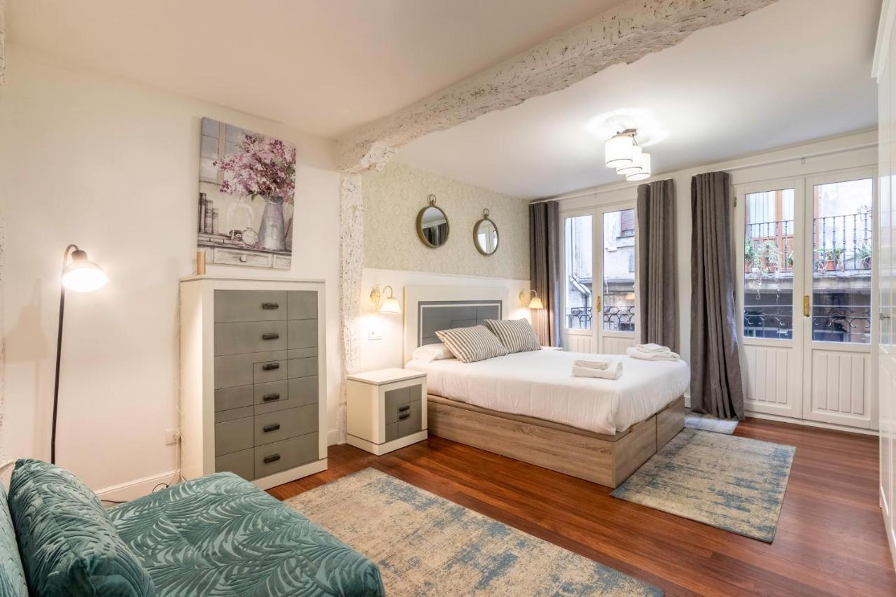 Old Town Xi By Aston Apartamento