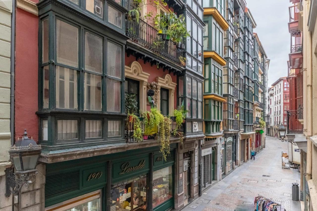 Centro Del Casco Viejo Junto A La Catedral * Bilbao