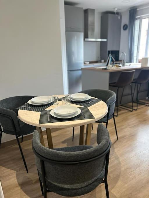 Apartamento Piso Deluxe Con Balcon Cerca Del Casco Viejo