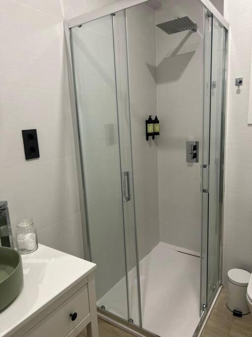 Piso Deluxe Con Balcon Cerca Del Casco Viejo Apartamento Bilbao