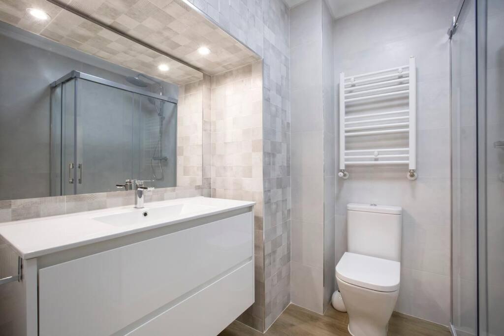 Alhondiga Flat By Next Stop Apartamento