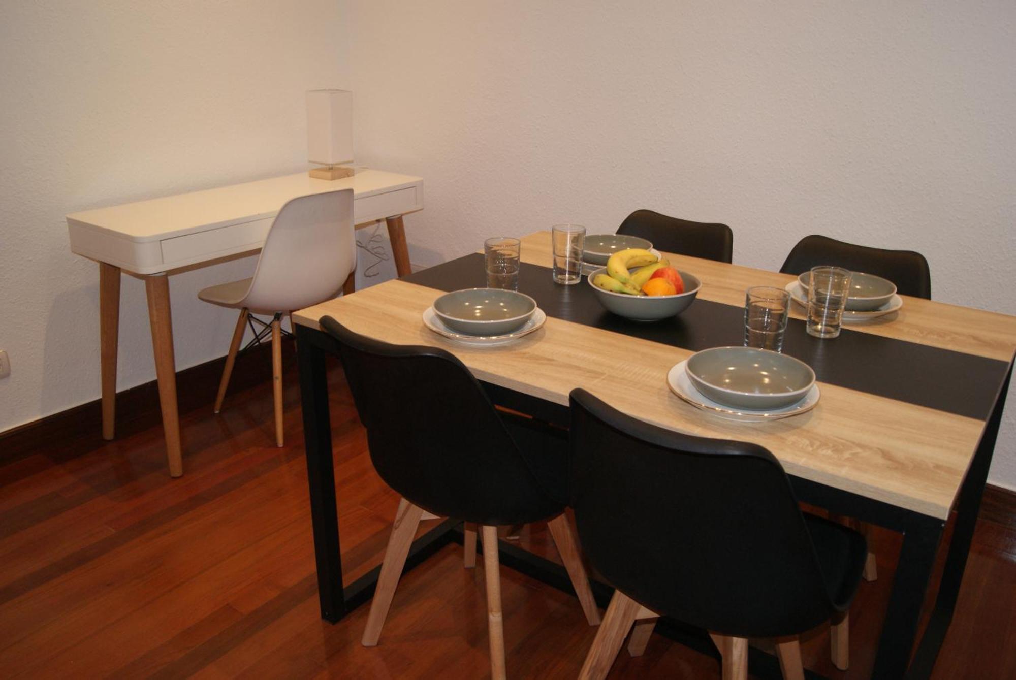 Centro De Bilbao, Amplio, Ascensor Apartment