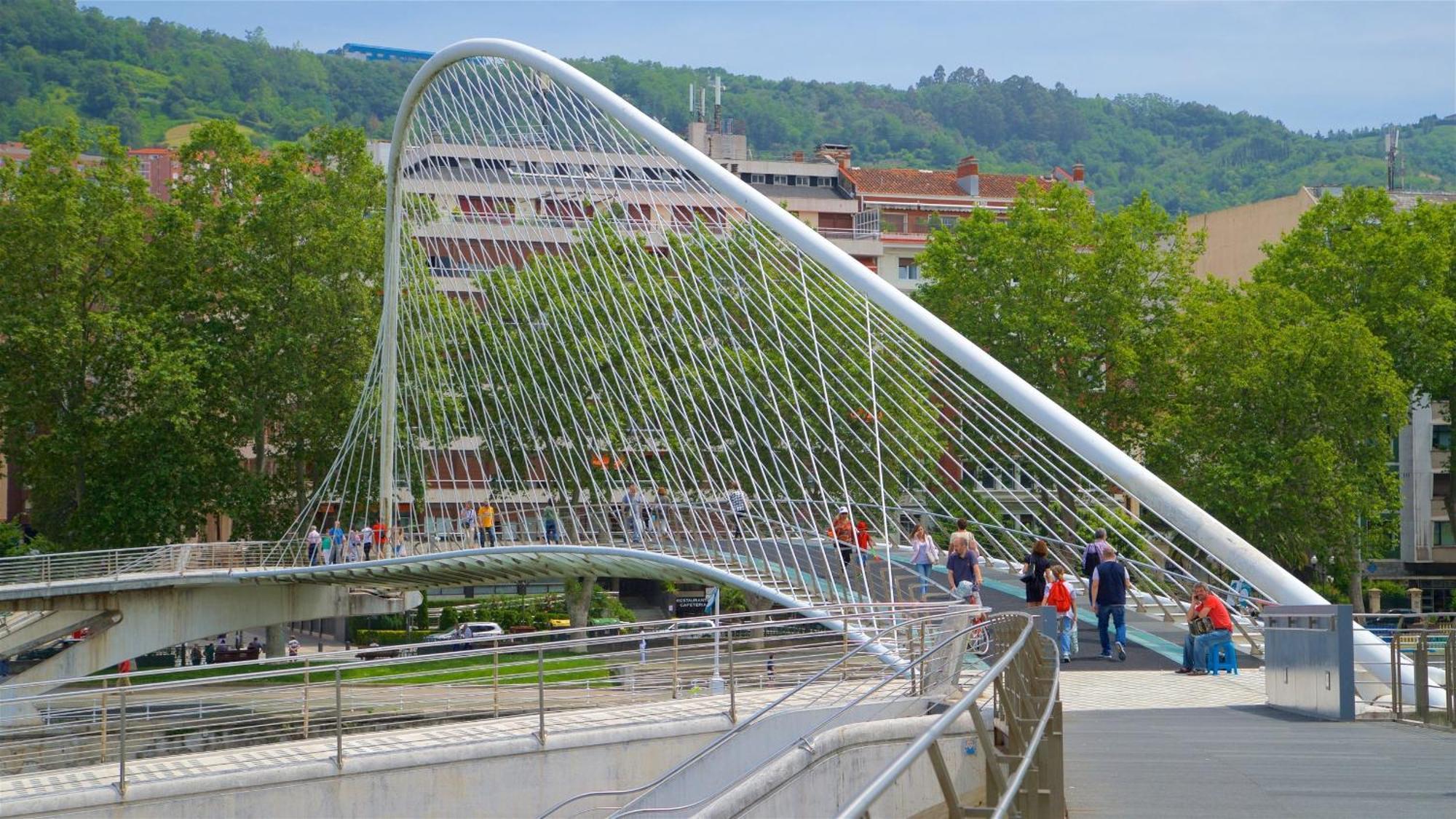 Behind Hall Apartamento Bilbao