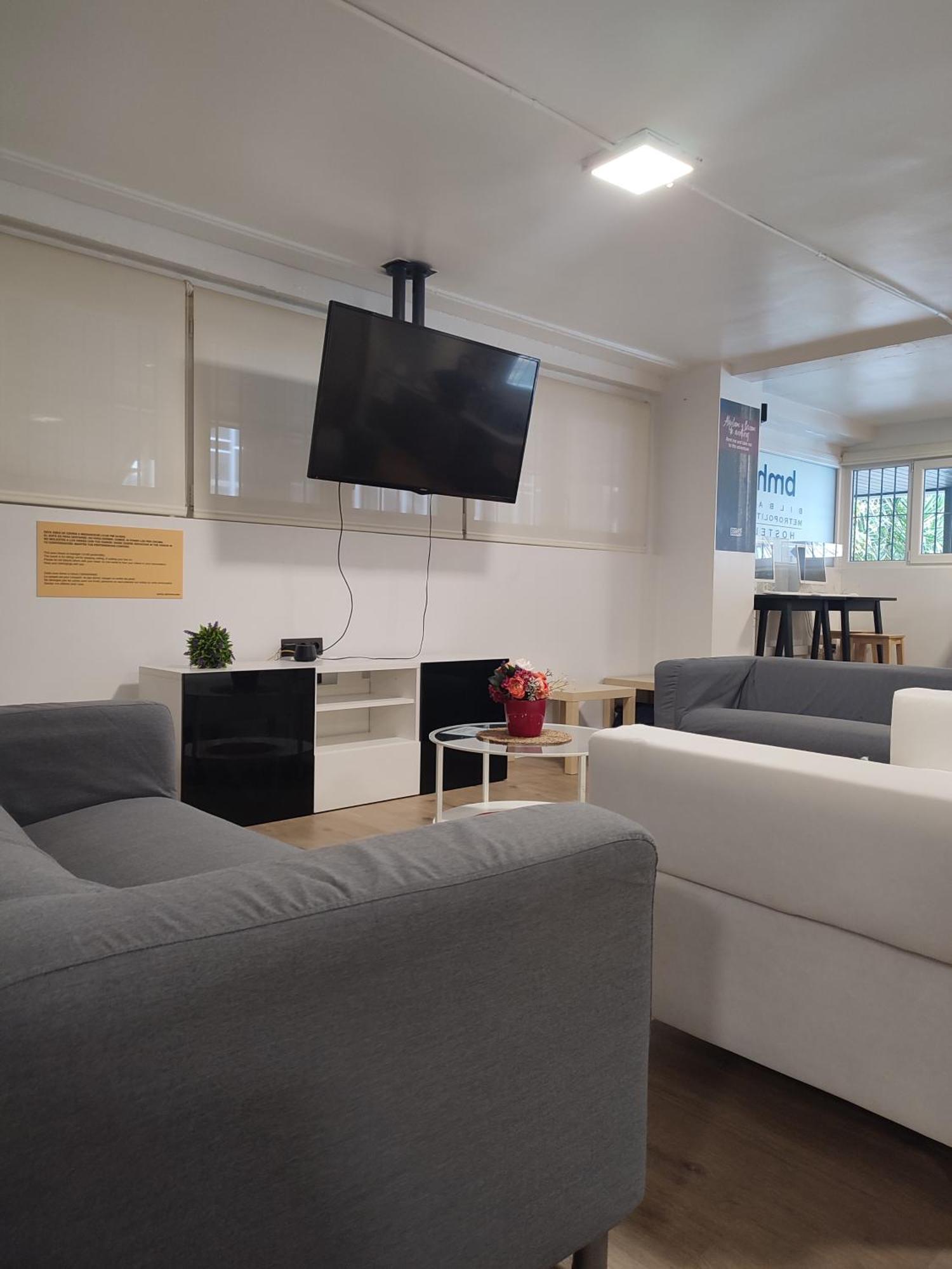 Hostel Metropolitan By Bossh *