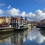 4 Bedrooms Flat In The City Center