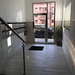 Calida Vivienda Turistica Centrica Junto Al Funicular Y Metro