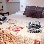 Piso Moderno, Centrico Y Con Garaje Gratis