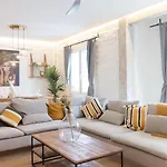 Amplio Y Moderno Apartamento Con Tarima Refrescante By Staynnapartments
