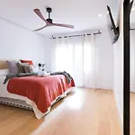 Amplio Y Moderno Apartamento Con Tarima Refrescante By Staynnapartments