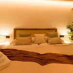 Carmelo Gil Ac By Staynnapartments