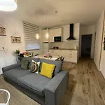 Trauko Flat Parking 12 Euros X Day Ebi01313