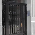 Acogedor, De Diseno Moderno En Zona Antigua