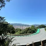 Habitacion Con Hermosas Vistas A Bilbao