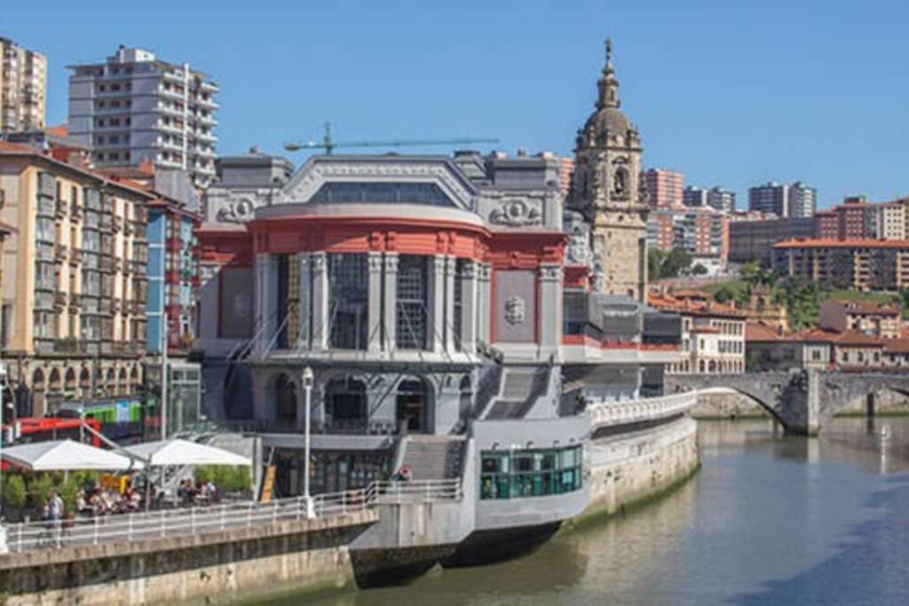Lujoso Piso En Casco Viejo. Bilbao. Free Wifi. Apartment