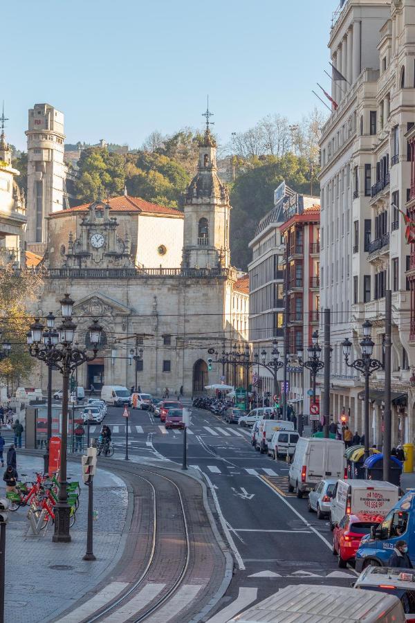 Amplio Y Elegante En Casco Viejo Con Parking Bilbao