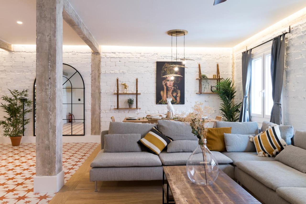 Amplio Y Moderno Con Tarima Refrescante By Staynnapartments
