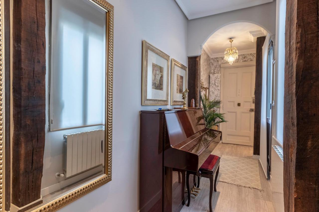 Arte Iii By Aston Apartment