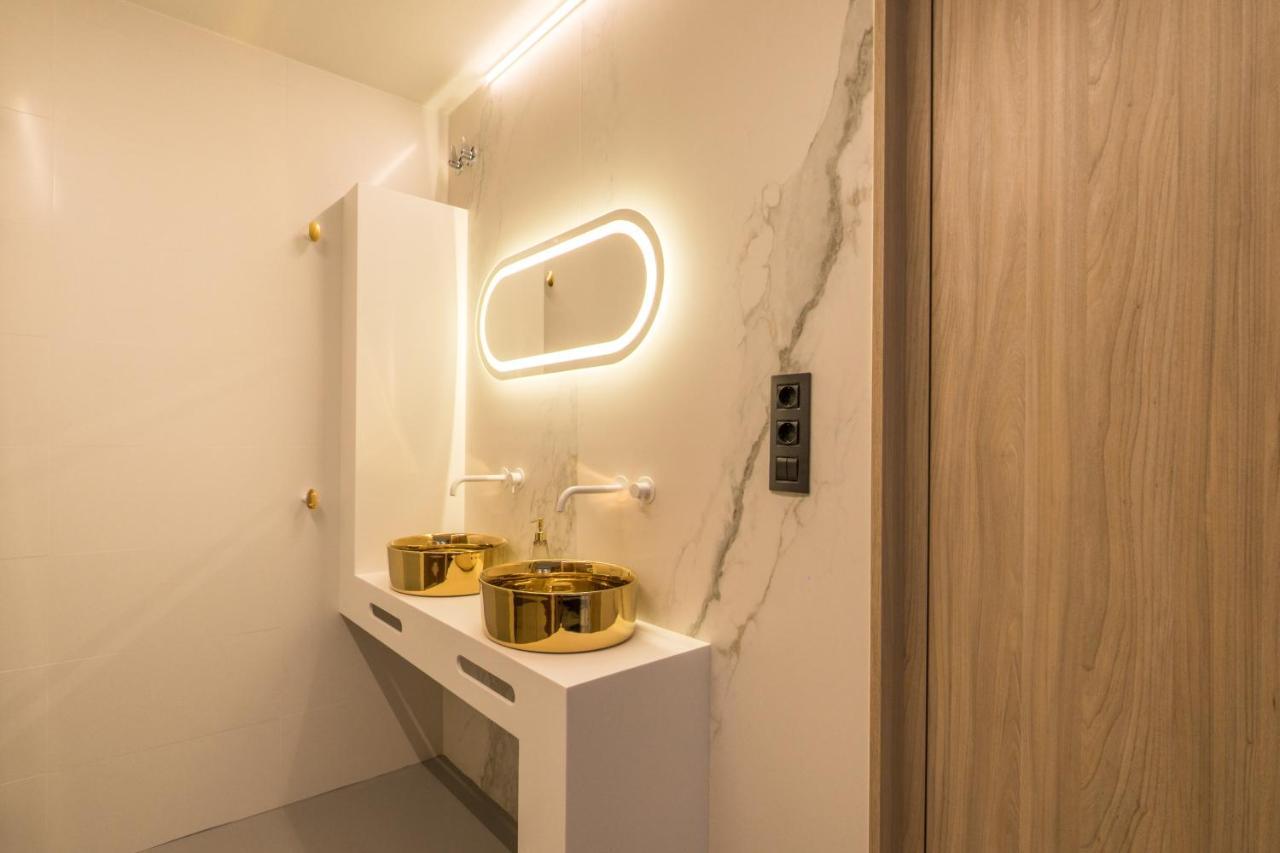 Apartment Centric *
