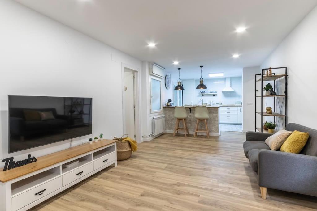 Apartment In The Old Town With Cool Terrace!! Private Parking