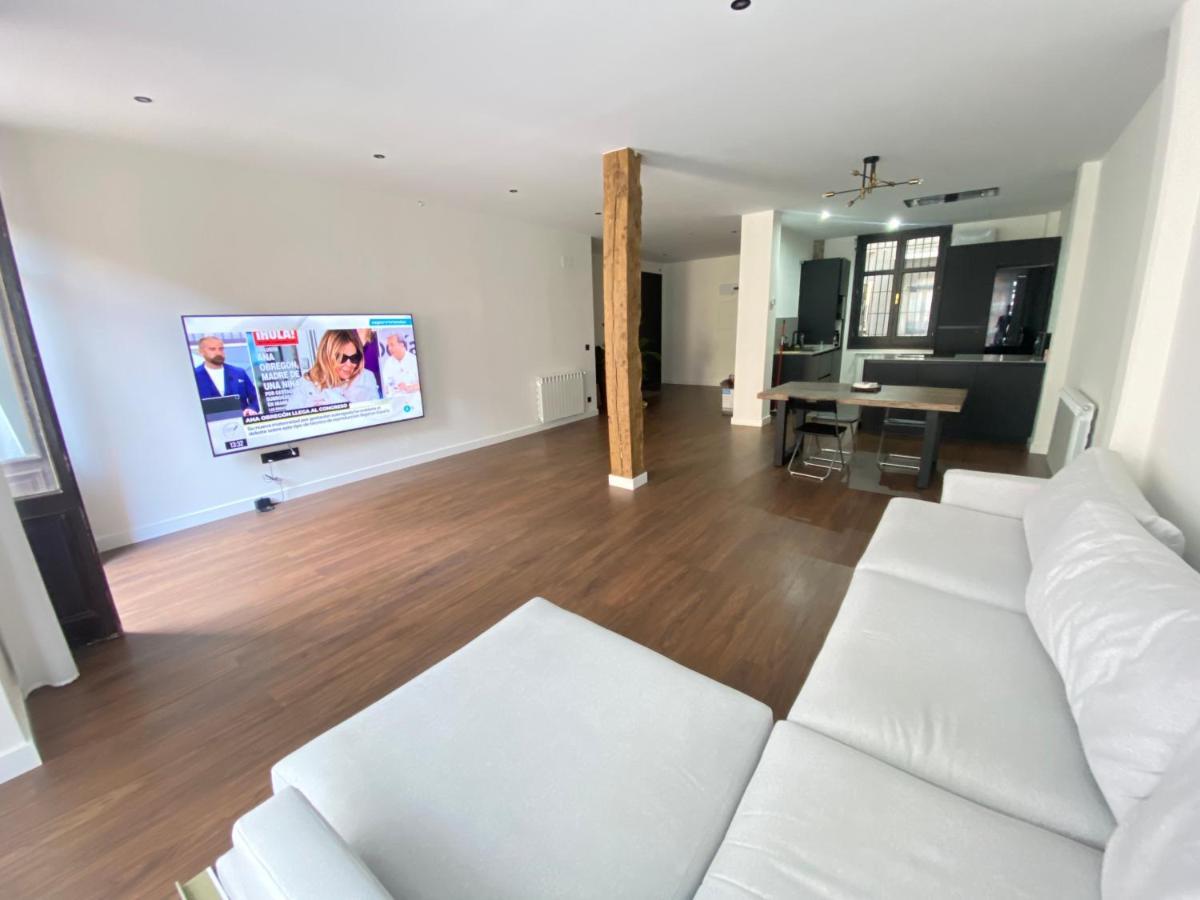 Center Apartment *