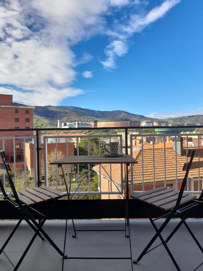 Moderno Y Sofisticado Con Vistas A La Ciudad Bilbau