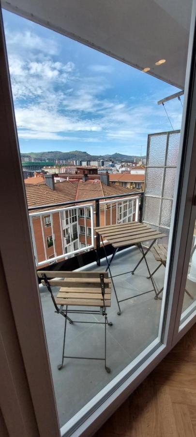 Apartamento Moderno Y Sofisticado Con Vistas A La Ciudad Bilbau