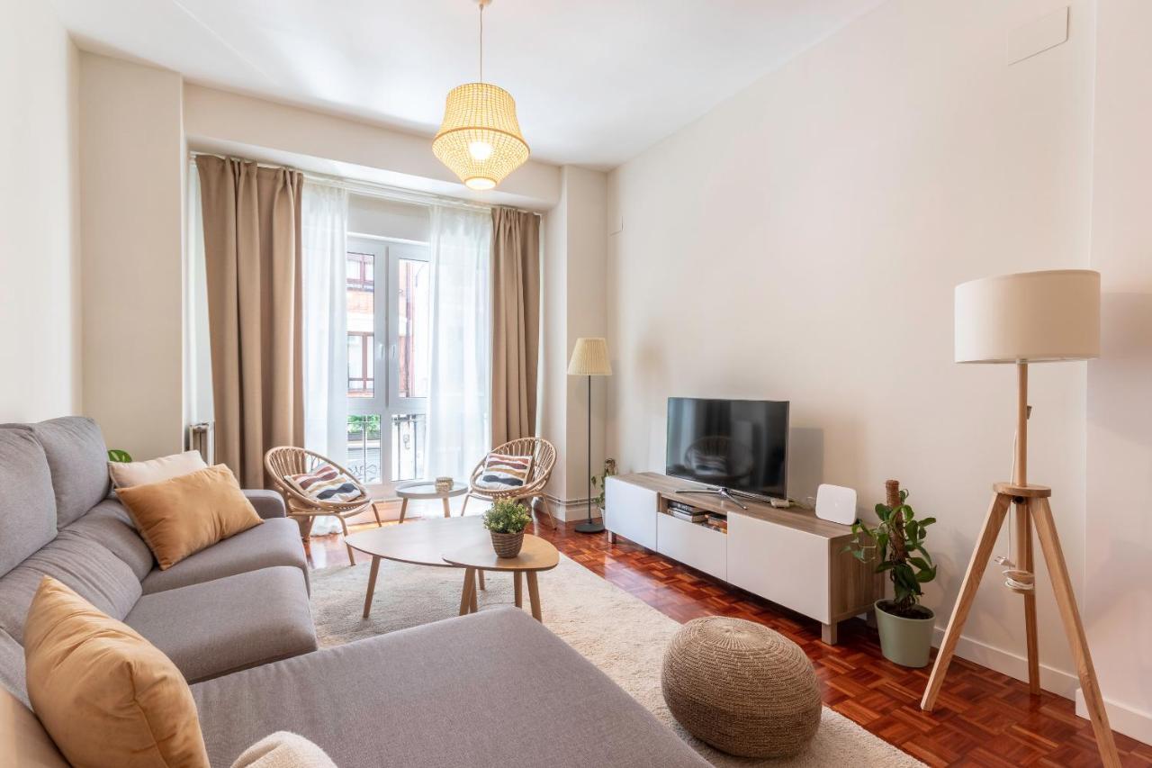 Spacious And Lovely In The Center Of Apartamento Bilbao