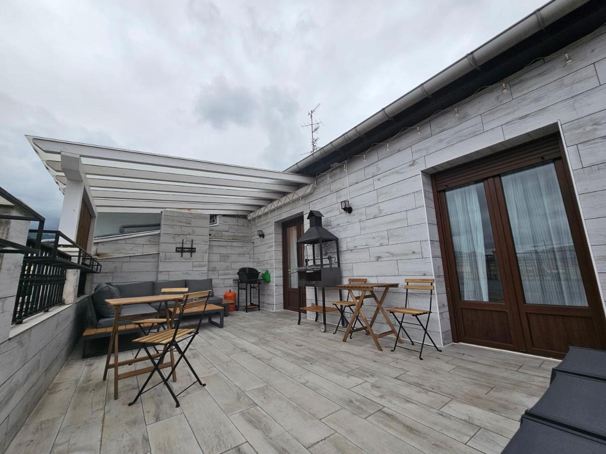 Habitacion En Atico Con Terraza En Bilbao
