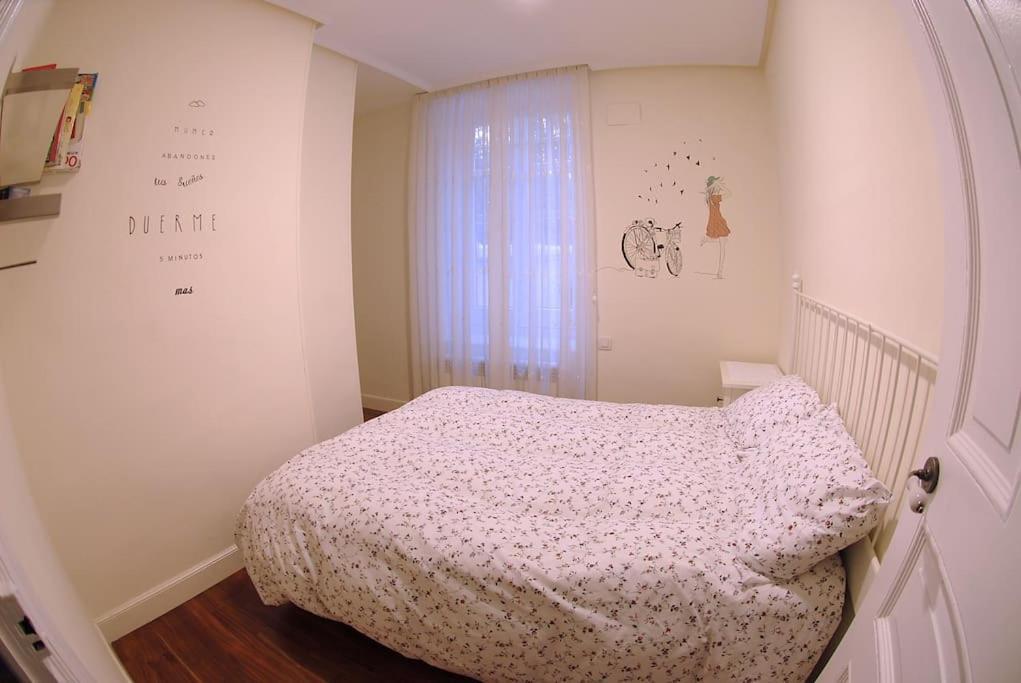 Apartamento En Casa Con Jardin + Garaje. E-bi-201 Apartment
