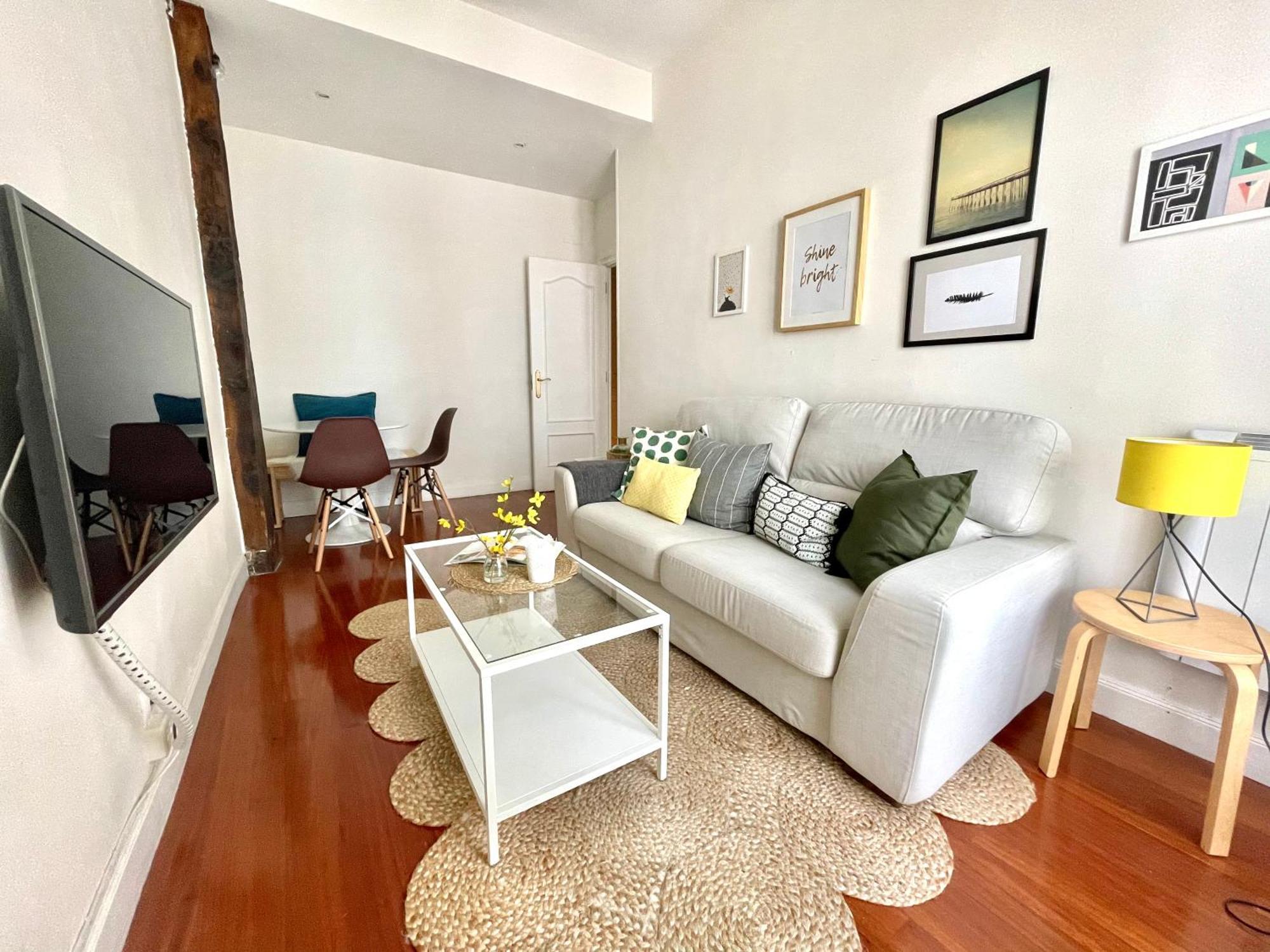 Apartamento Fika Flat Casco Viejo Parking 15euro X Dia *