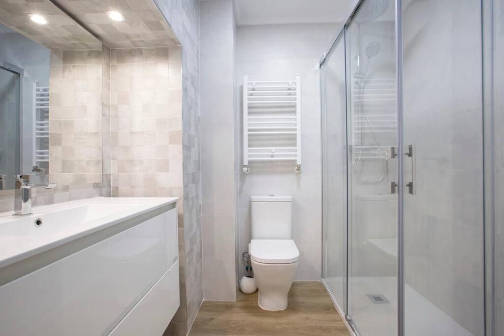 Alhondiga Flat By Next Stop Apartment Bilbao