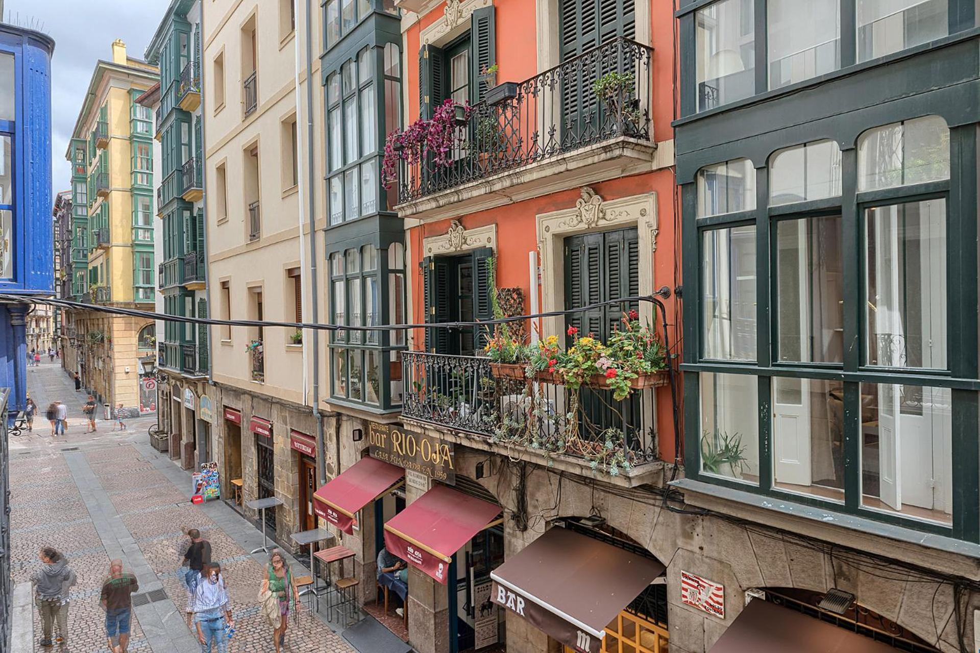 Moderno Y Lujoso En El Historico Casco Viejo Bilbao
