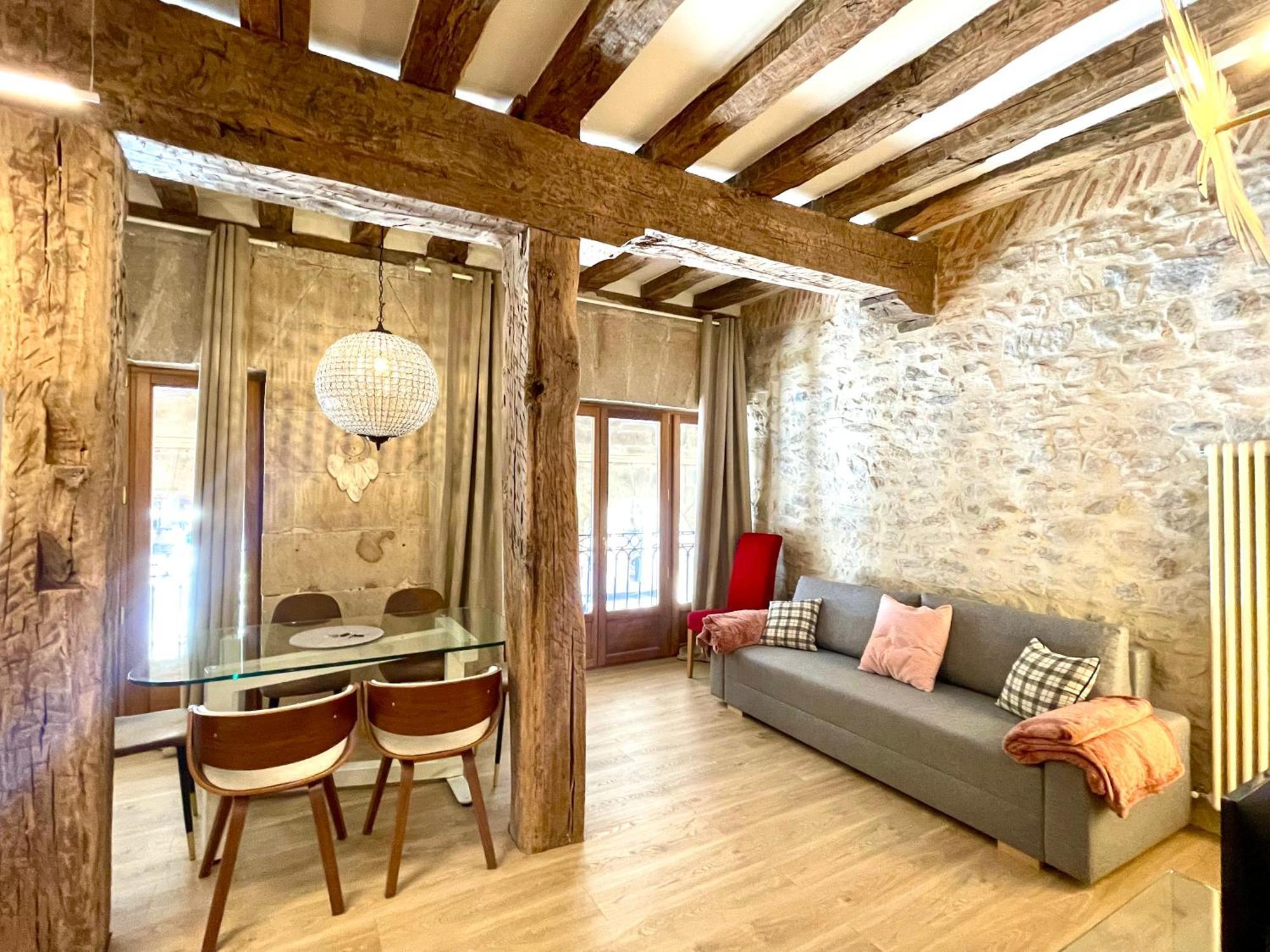 Lauramer Plaza Nueva Apartment *