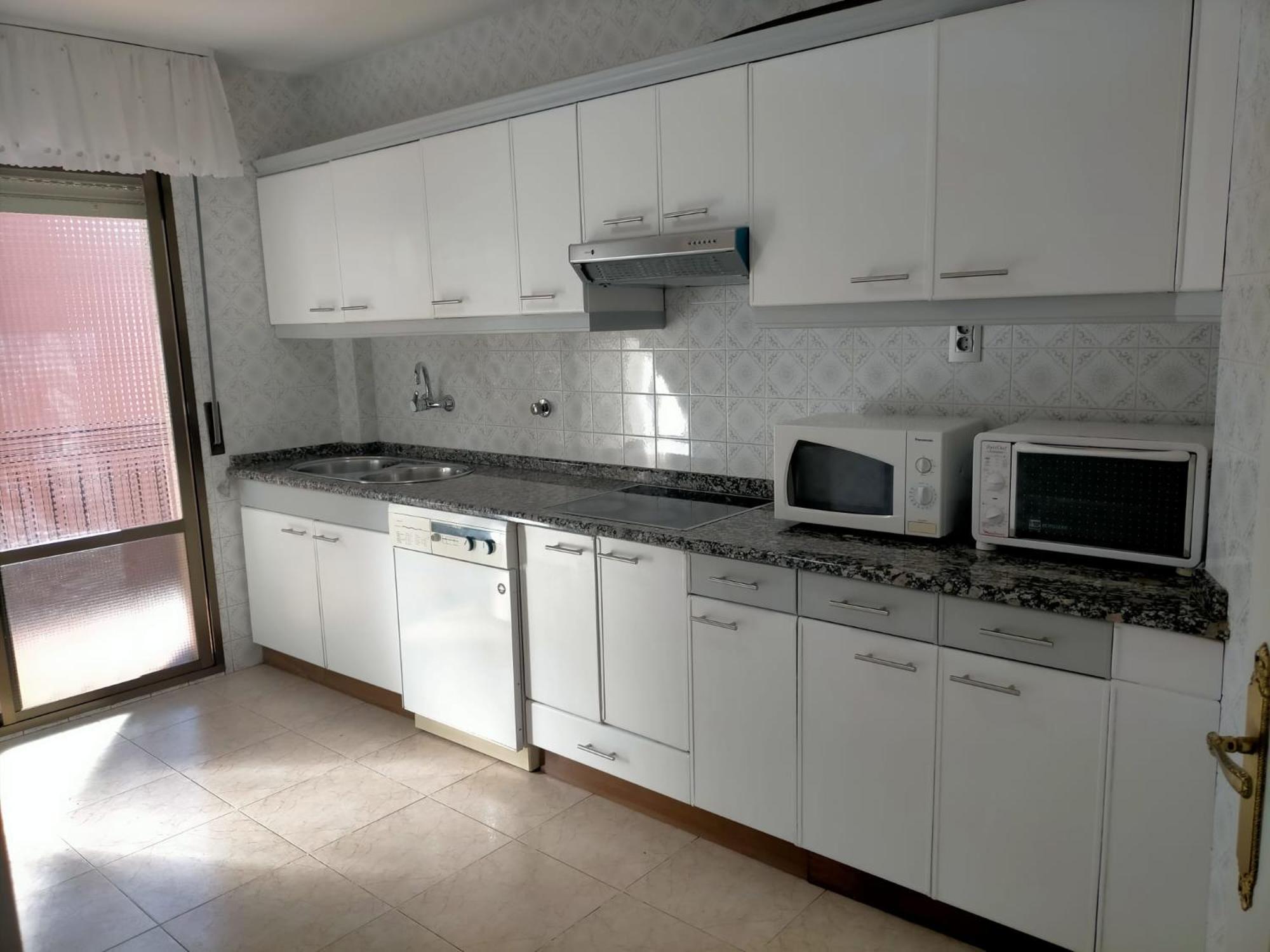 Apartamento Con Garaje Opcional Con 2 Banos Cerca Ayuntamiento Bilbao