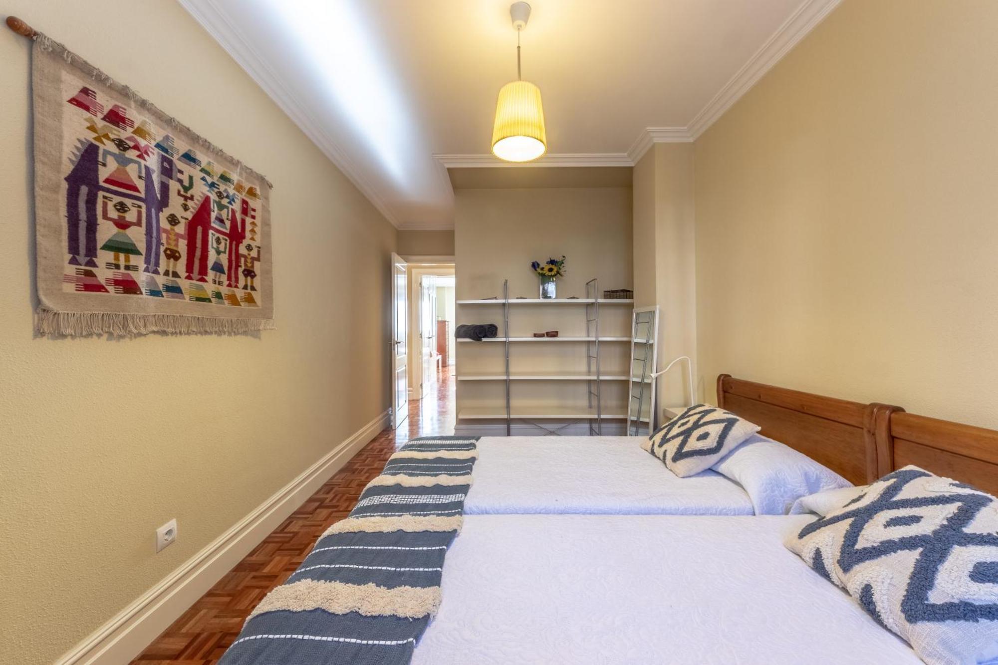 Apartamento Grande Luminoso, Garaje, Arena, Casco Viejo