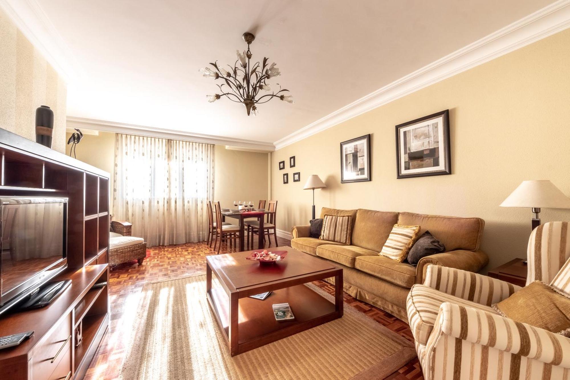 Apartamento Grande Luminoso, Garaje, Arena, Casco Viejo Bilbao