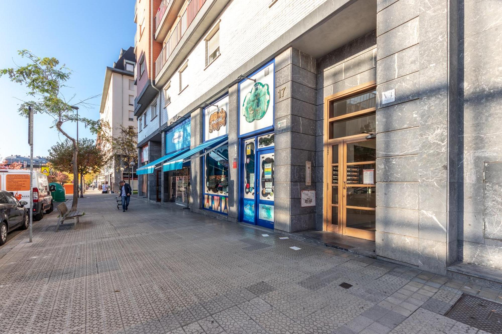 Apartamento Grande Luminoso, Garaje, Arena, Casco Viejo Bilbao