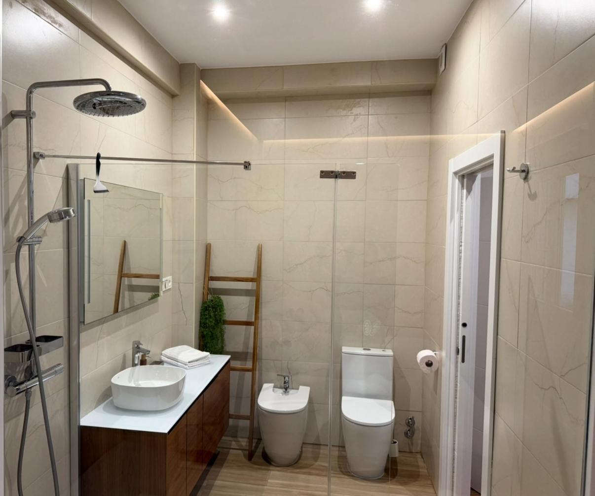 Nuevo Lujoso Centro Wifi ,parking Gratis Apartment