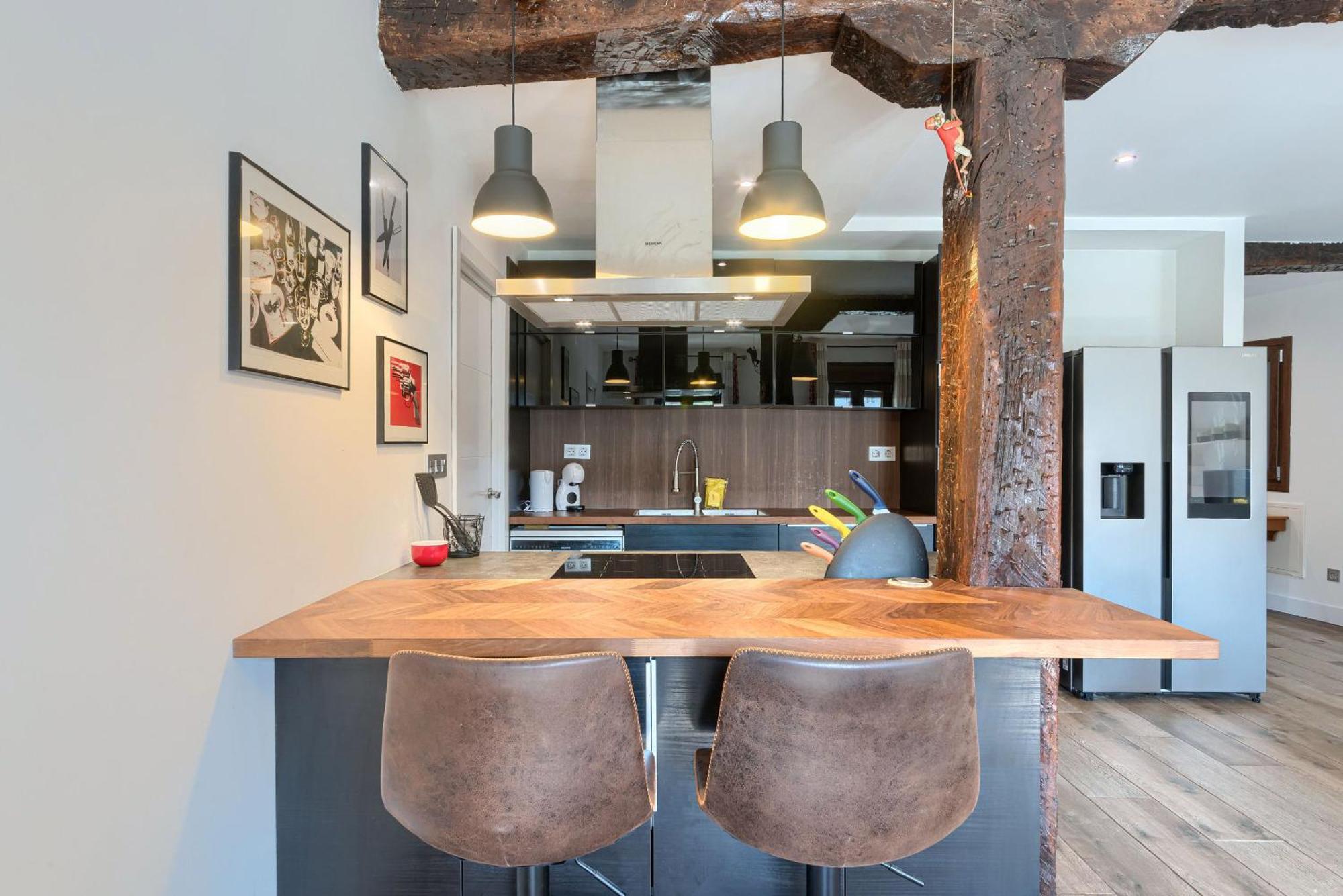 19th Comfort Flat By Next Stop Apartment