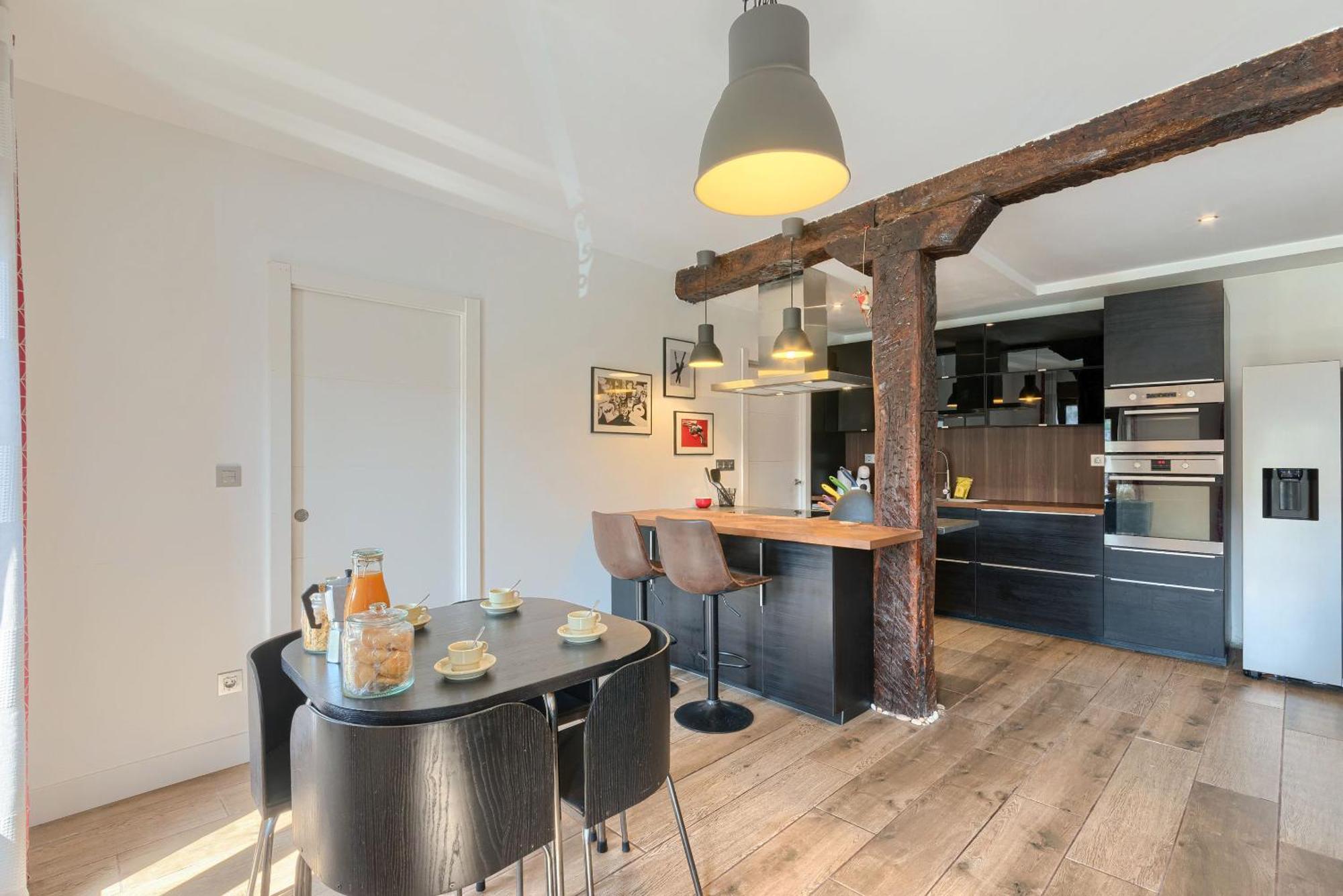 19th Comfort Flat By Next Stop Apartment