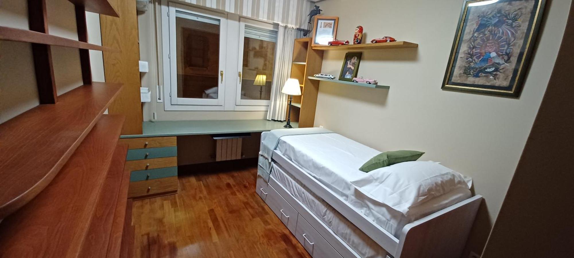 Apartamento Centrico Con Vistas A La Ria! Garaje, Ideal 2-4