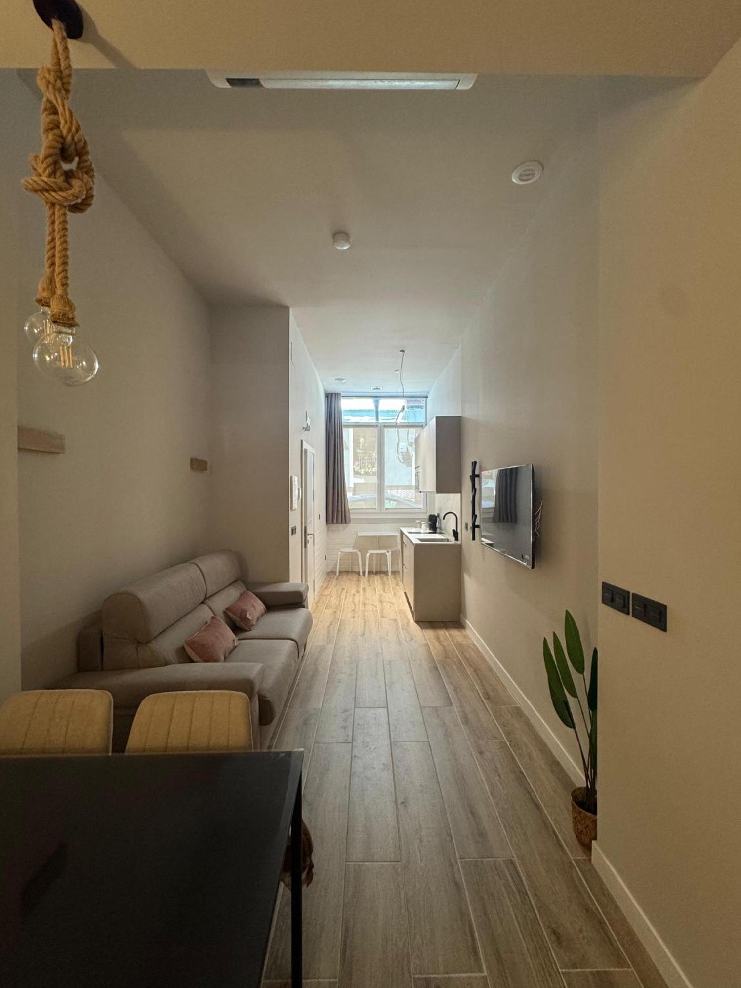 Loft 1 *